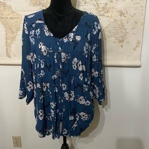TORRID Size 1 — 14/16 Button Front Blouse